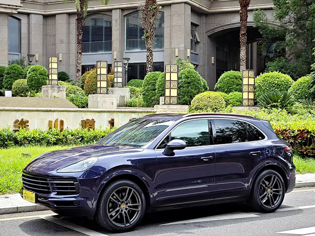 Porsche Cayenne 2019 — фото 1