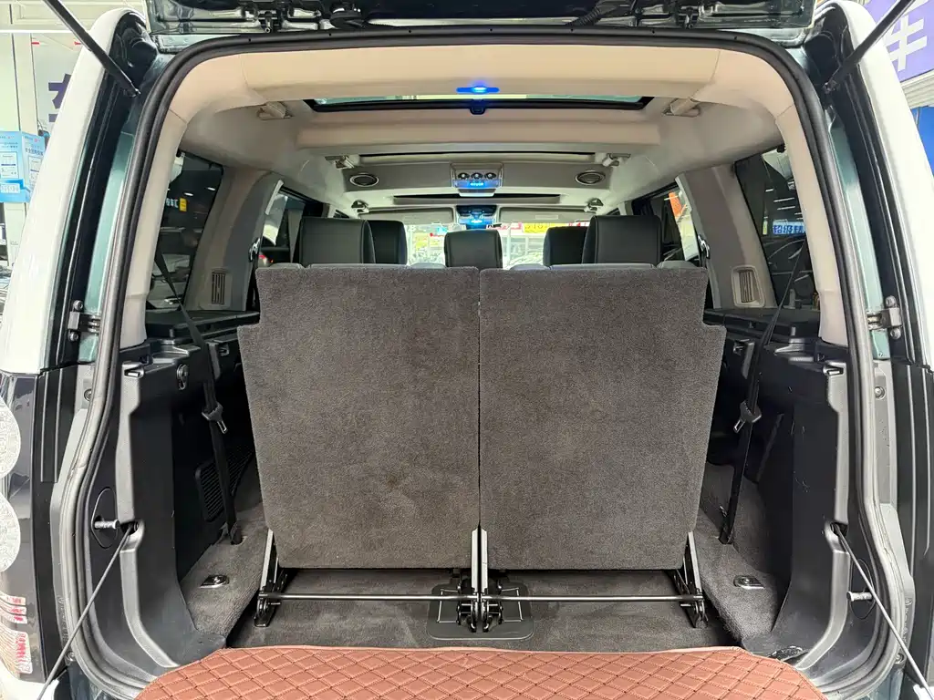 Land Rover Discovery 2015 — фото 20