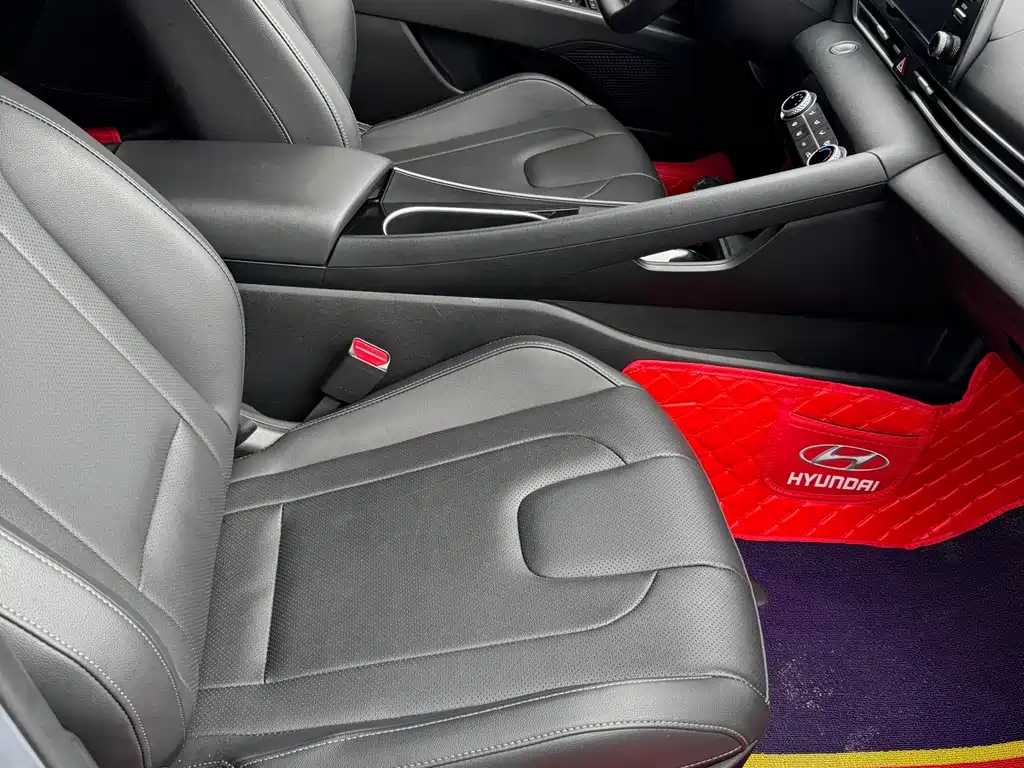 Hyundai Elantra 2022 — фото 15