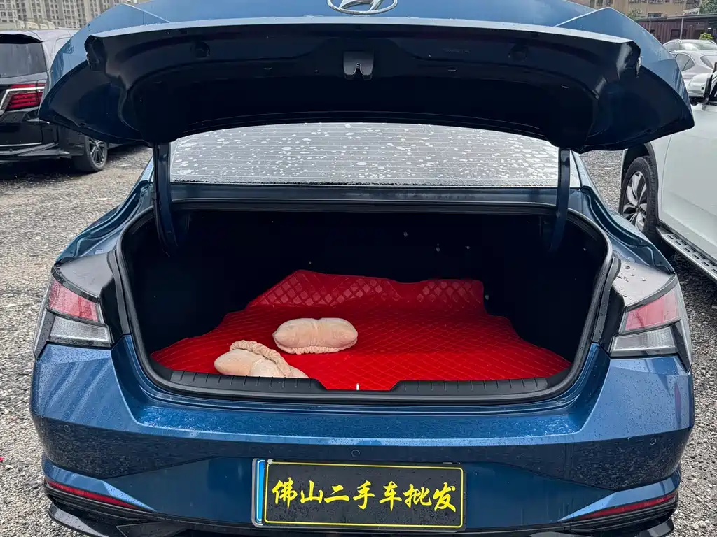 Hyundai Elantra 2022 — фото 20