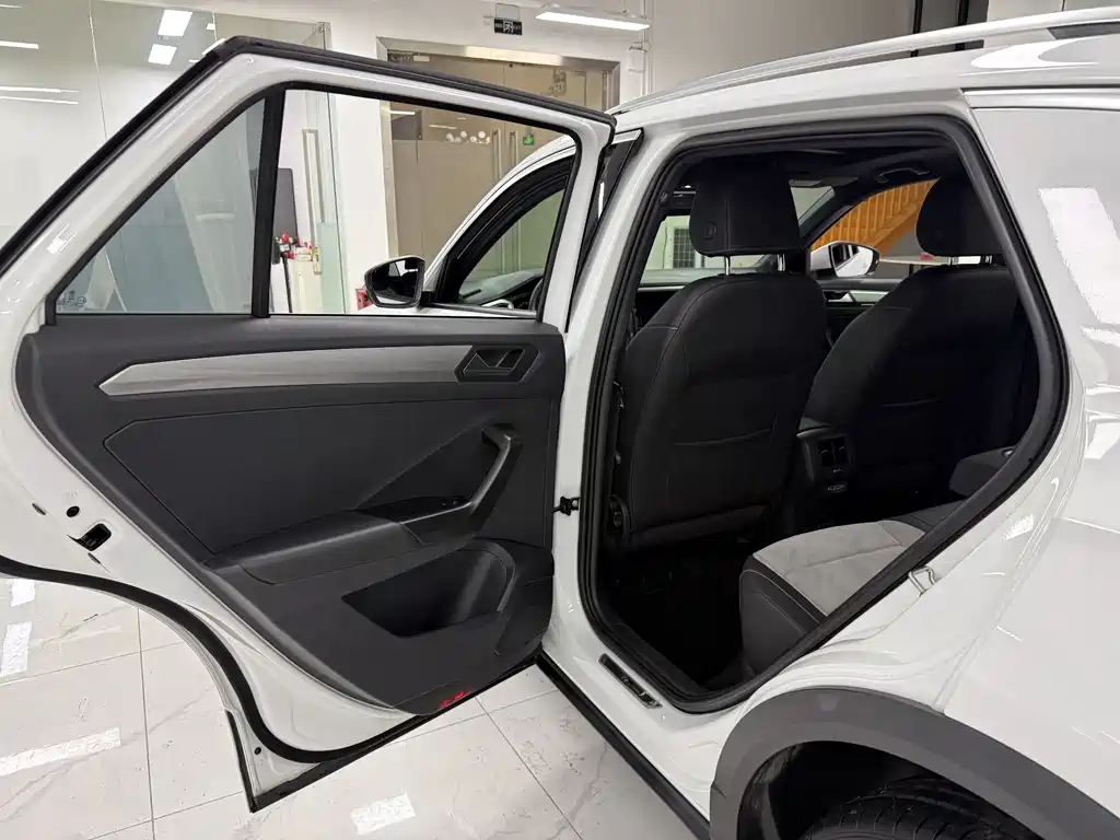 Volkswagen T-Roc 2020 — фото 12