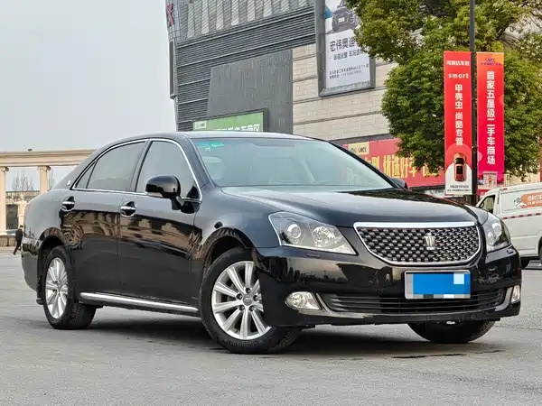 Toyota Crown 2012