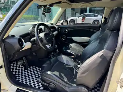 MINI MINI 2011