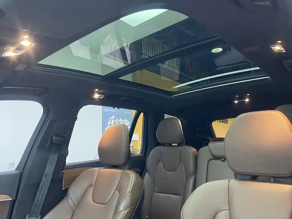 Volvo XC90 2023 — фото 15