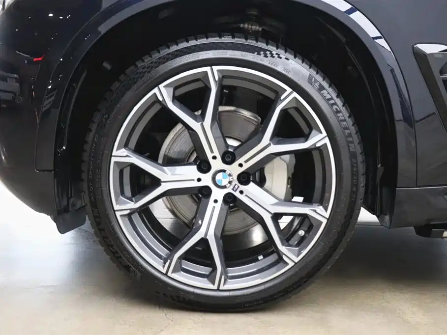 BMW X5 2025 — фото 27