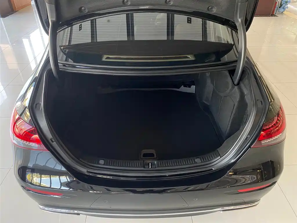Mercedes-Benz E-Class 2023 — фото 18