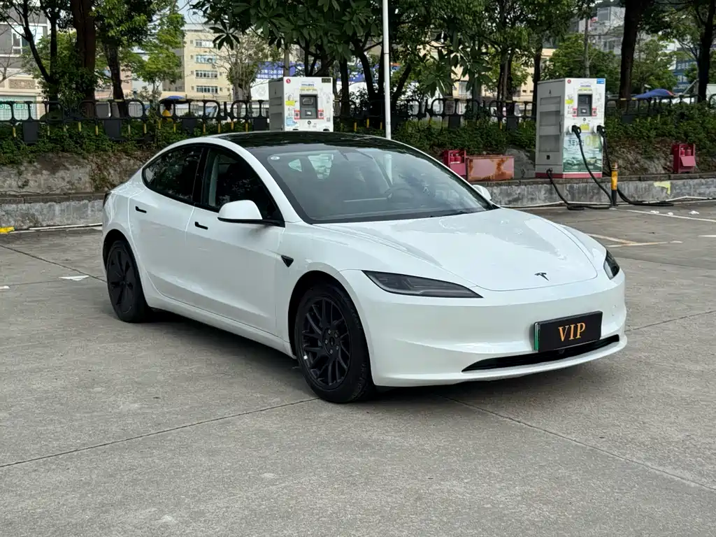 Tesla Model 3 2026