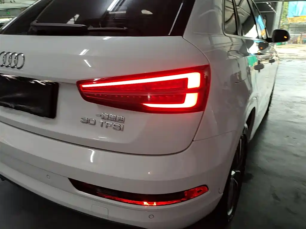 Audi Q3 2018 — фото 8