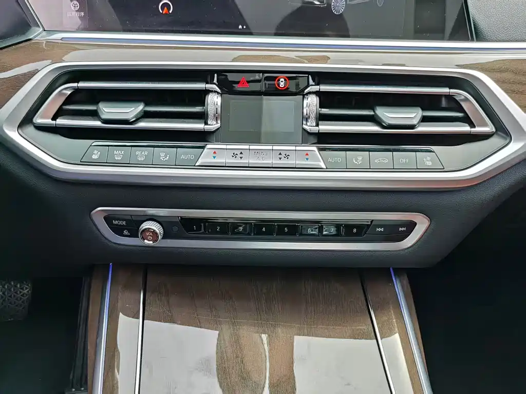 BMW X7 2020 — фото 17