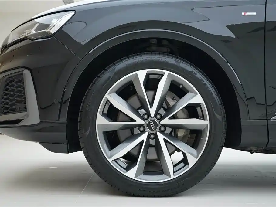 Audi Q7 2022 — фото 16