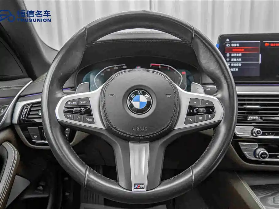 BMW 5 Series 2021 — фото 17