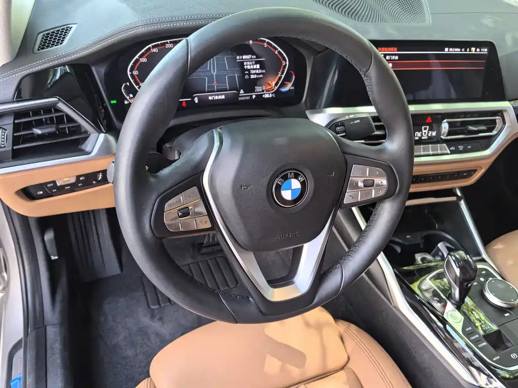 BMW 3 Series 2019 — фото 17