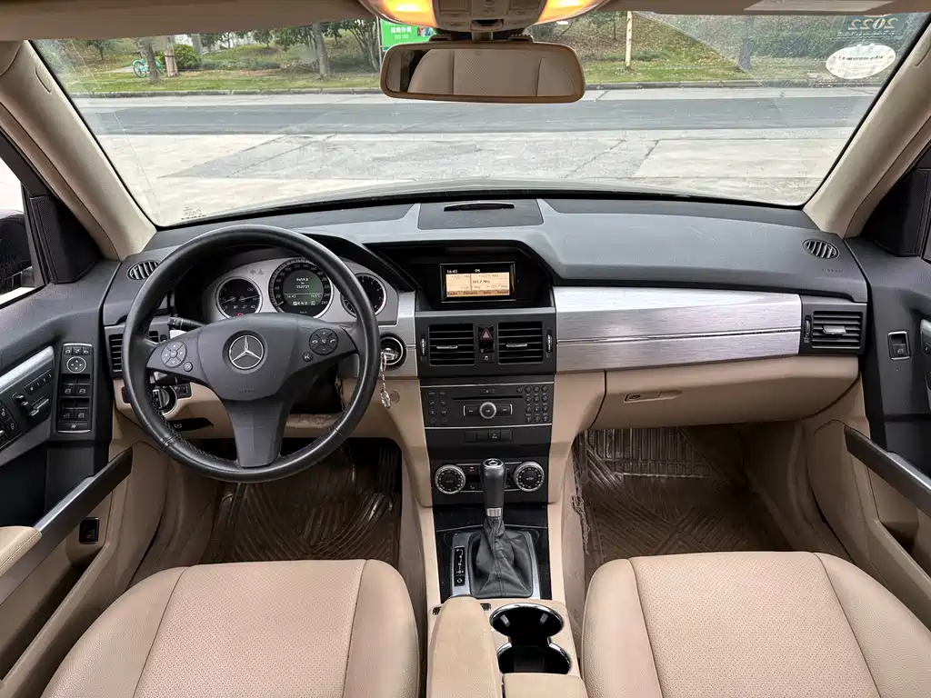 Mercedes-Benz GLK-Class 2011