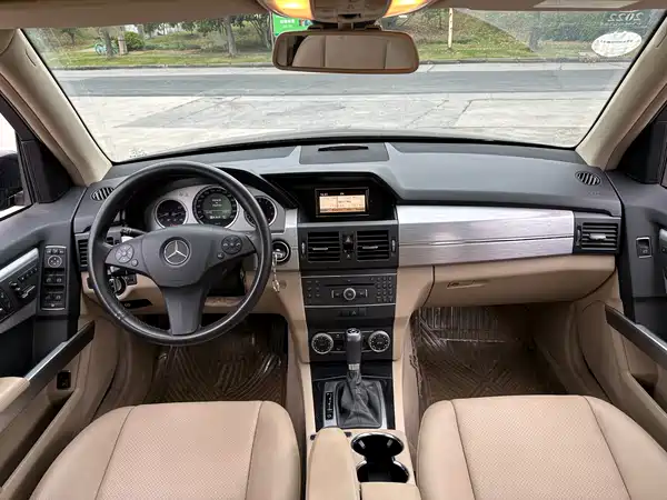 Mercedes-Benz GLK-Class 2011