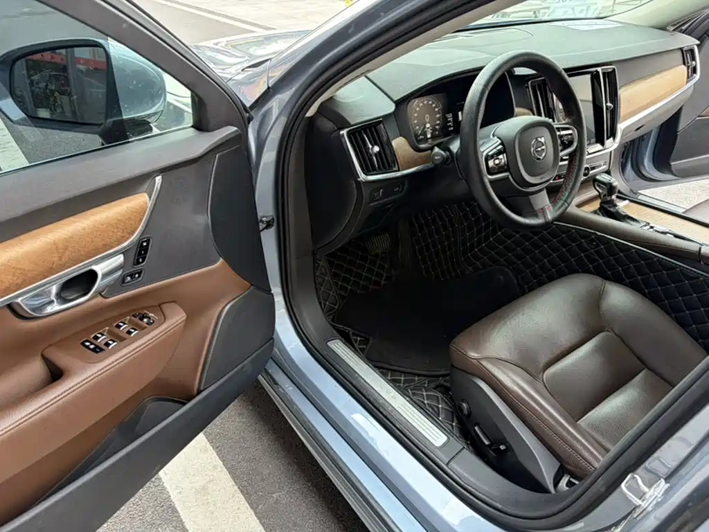 Volvo S90 2018 — фото 14