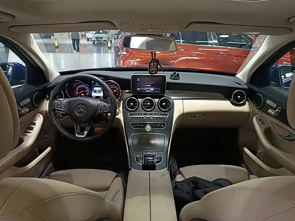 Mercedes-Benz C-Class 2017 — фото 10