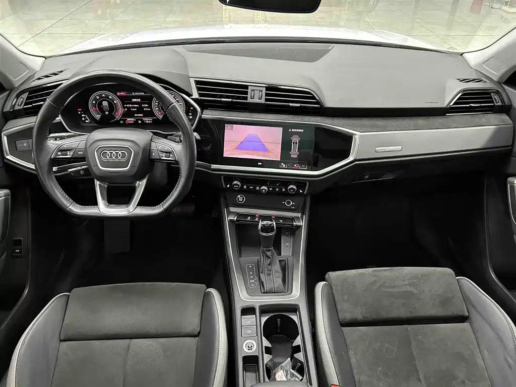 Audi Q3 2022 — фото 2