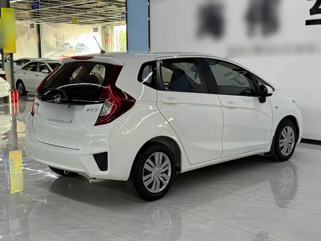 Honda Fit 2018 — фото 10