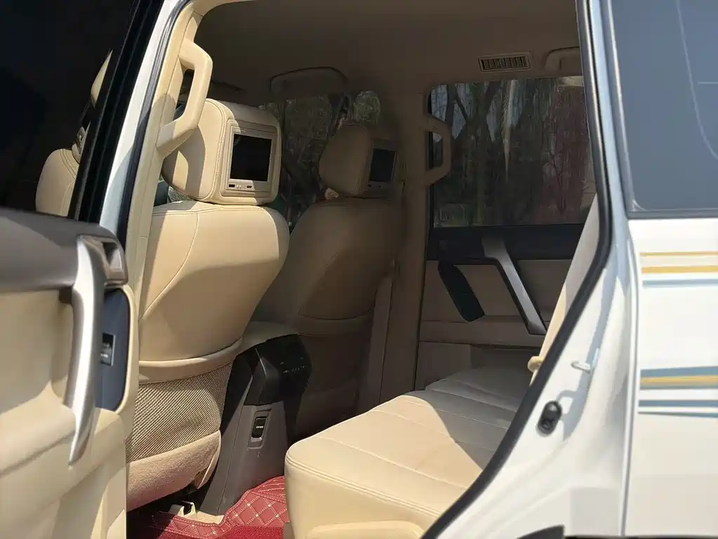 Toyota Prado 2015 — фото 5