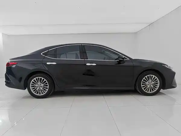 Toyota Camry 2025