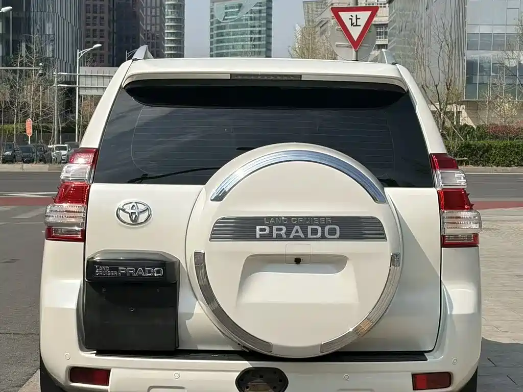 Toyota Prado 2015 — фото 17
