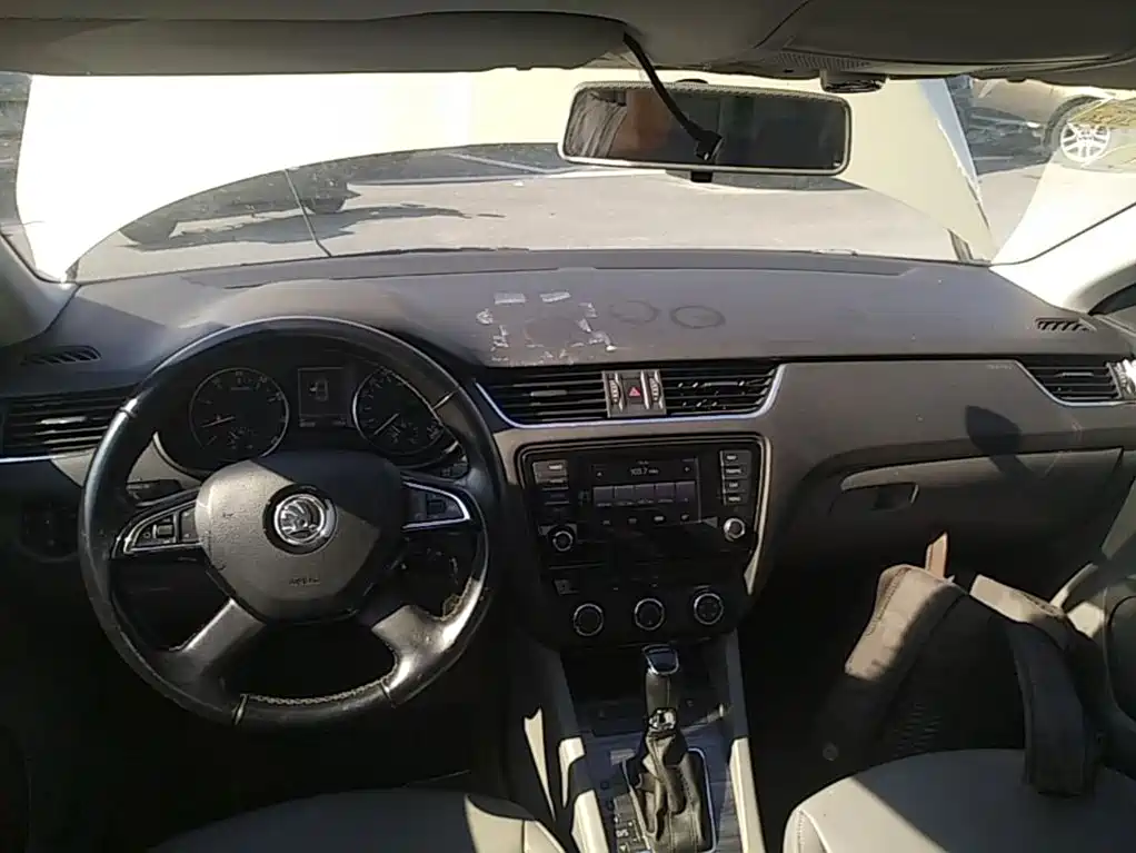 Skoda Octavia 2014 — фото 10