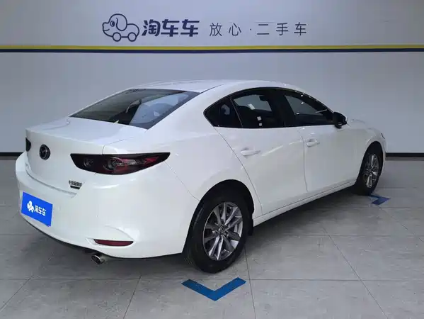 Mazda 3 Axela 2022