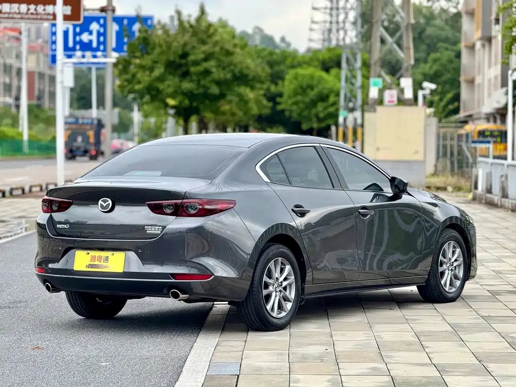Mazda 3 Axela 2024