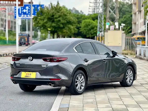 Mazda 3 Axela 2024