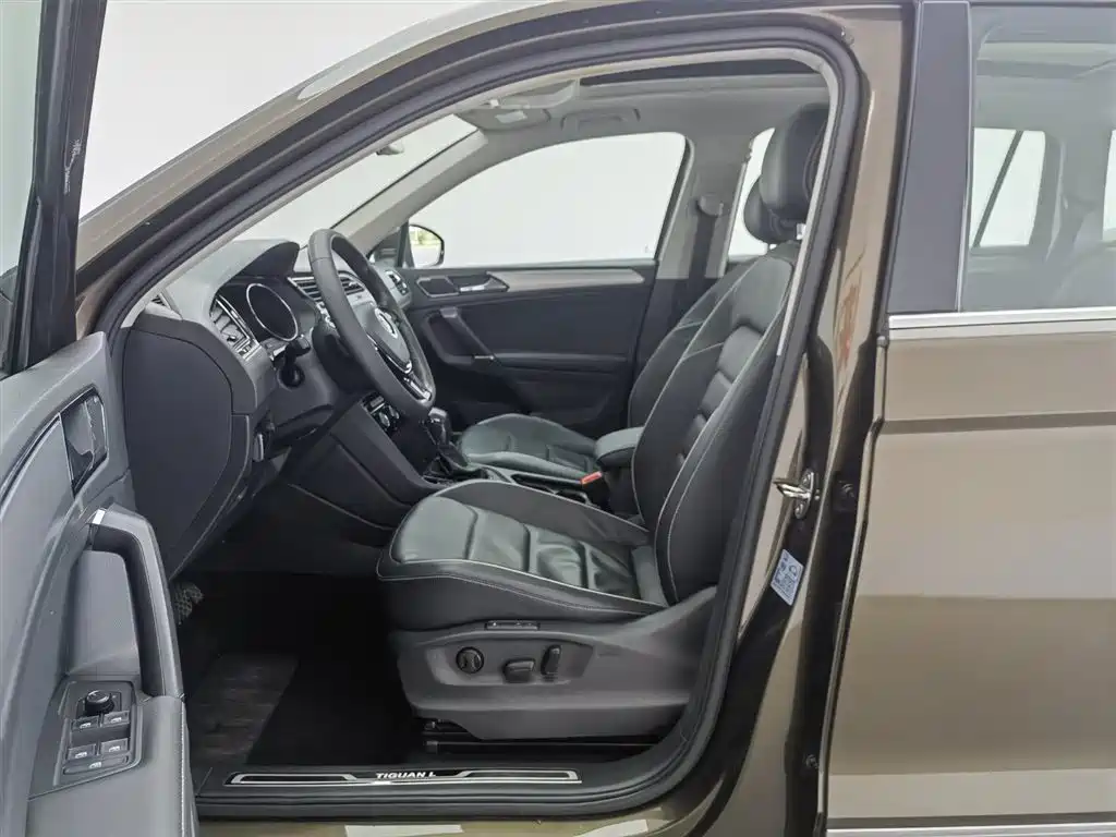 Volkswagen Tiguan L 2017 — фото 10