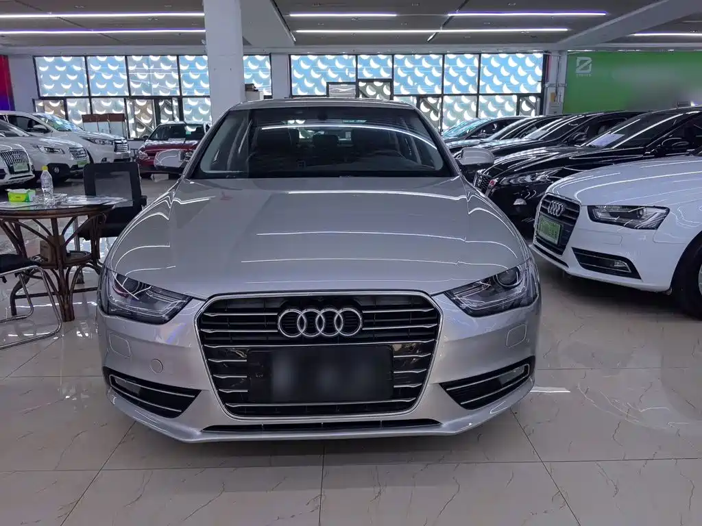 Audi A4L 2015