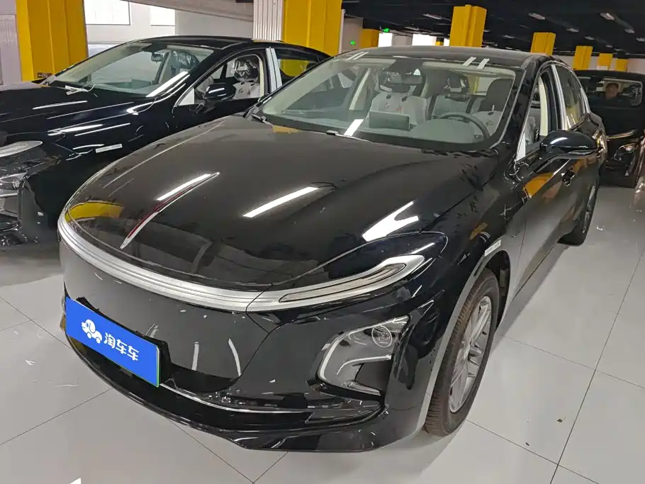 Hongqi E-QM5 2026