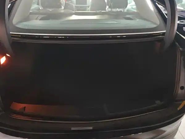 Hongqi E-QM5 2026