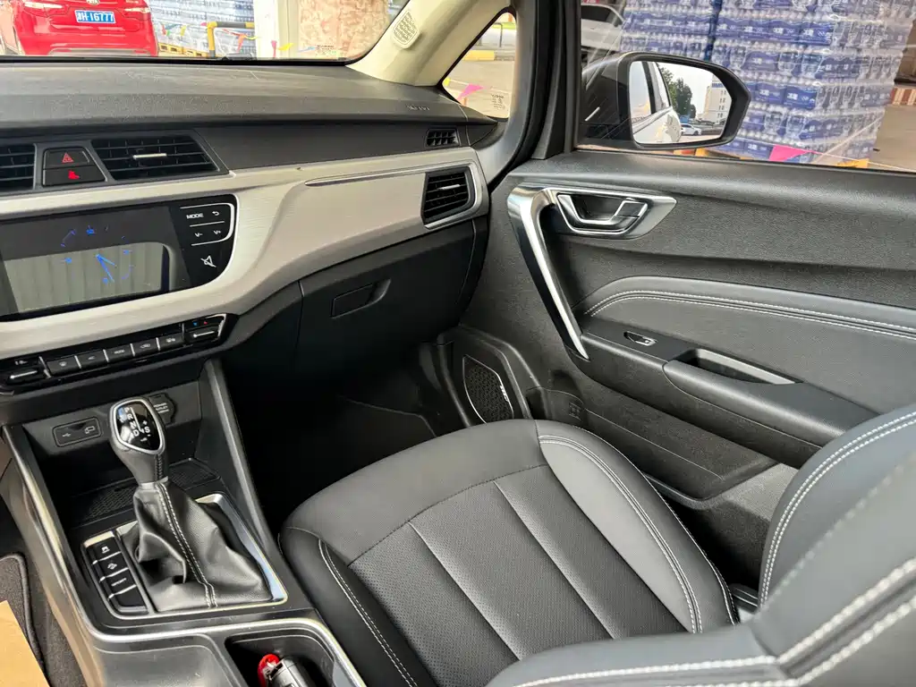 Geely Vision X3 2019 — фото 14