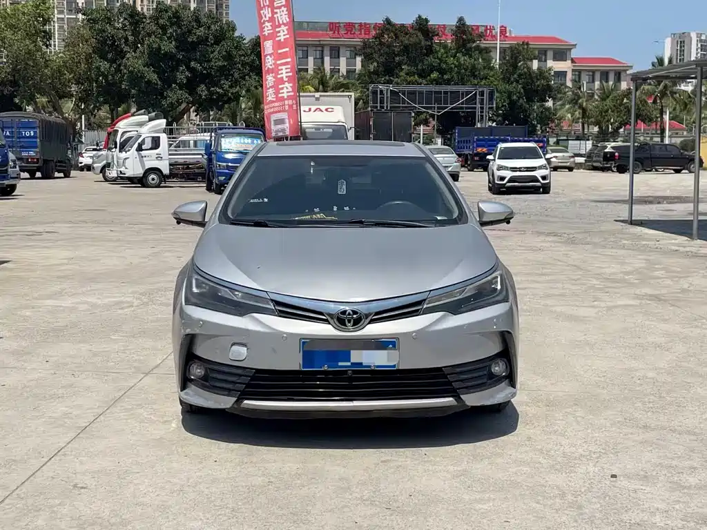 Toyota Corolla 2018 — фото 3