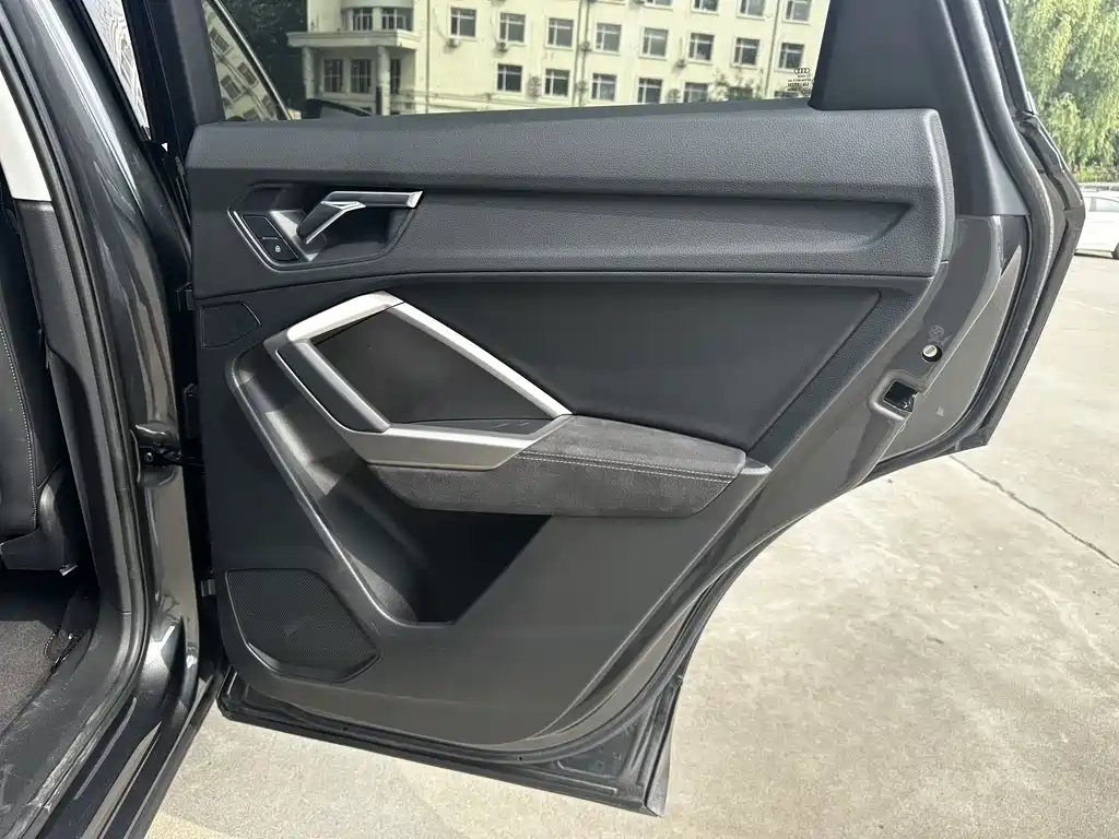 Audi Q3 2022 — фото 22