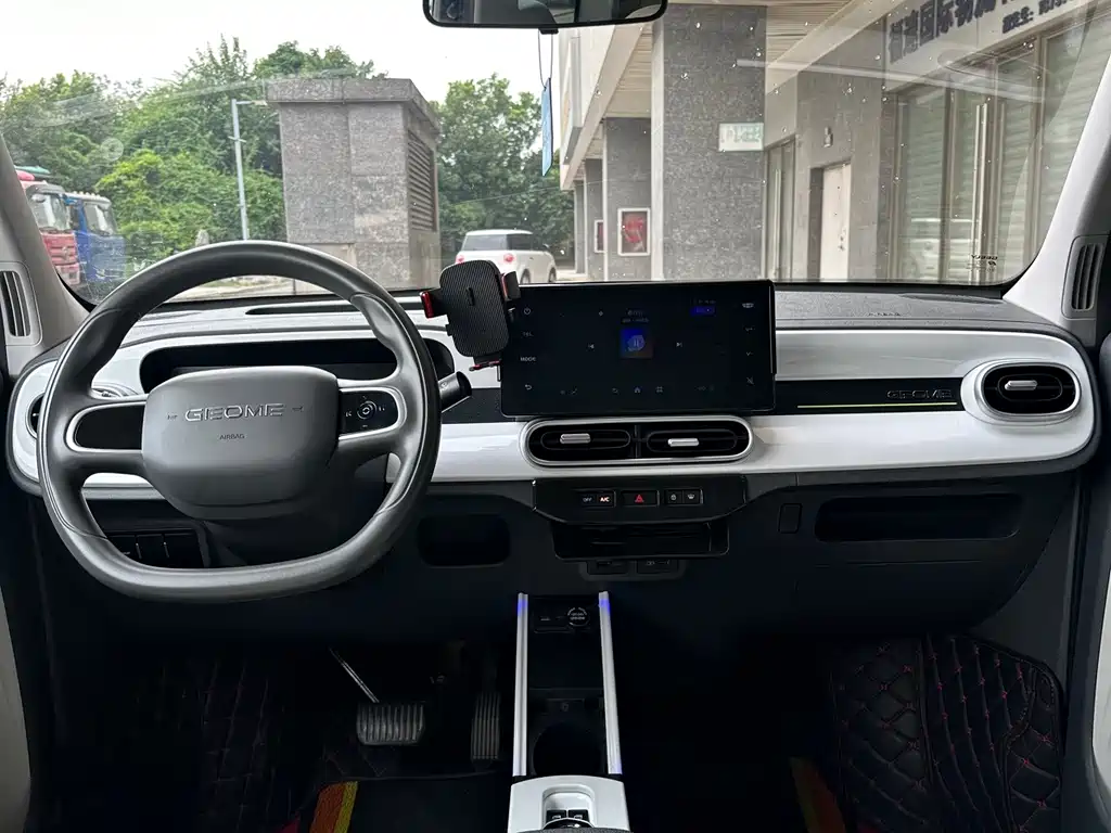 Geely Galaxy Panda 2025 — фото 8