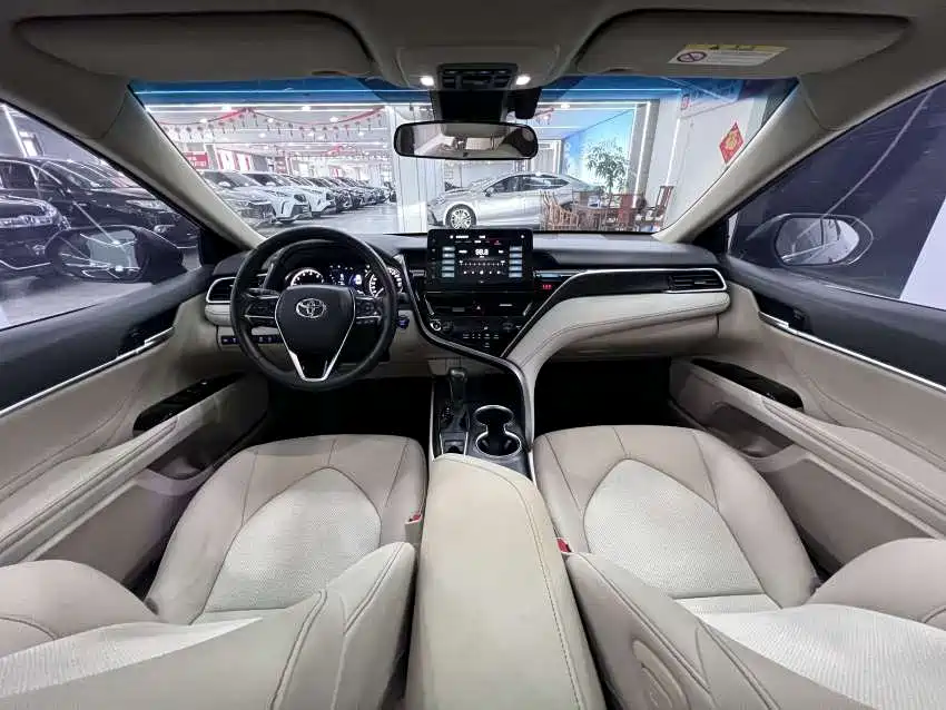 Toyota Camry 2021 — фото 13