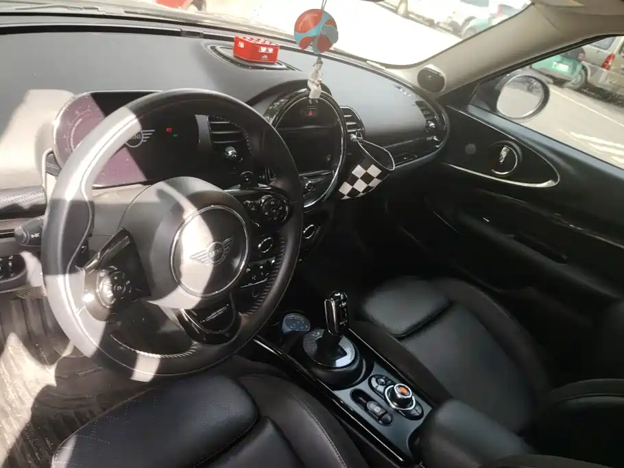 MINI Clubman 2020 — фото 12