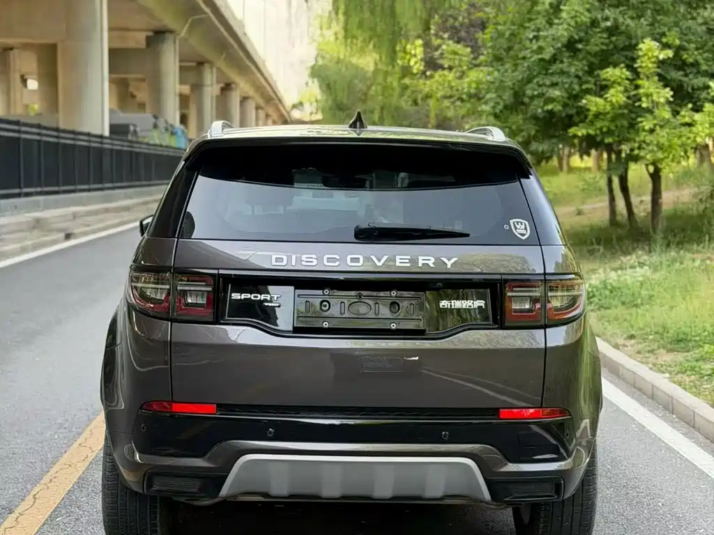 Land Rover Discovery Sport 2023 — фото 9