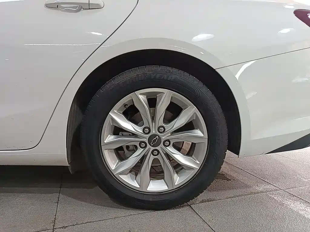 Chevrolet Malibu XL 2022 — фото 16