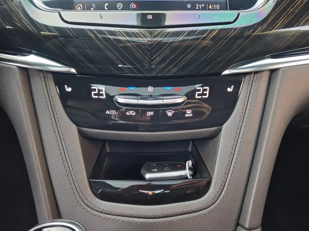 Cadillac XT6 2021 — фото 12