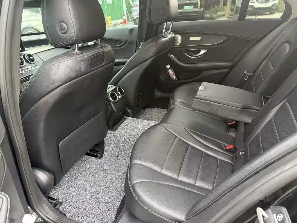 Mercedes-Benz C-Class 2018 — фото 4