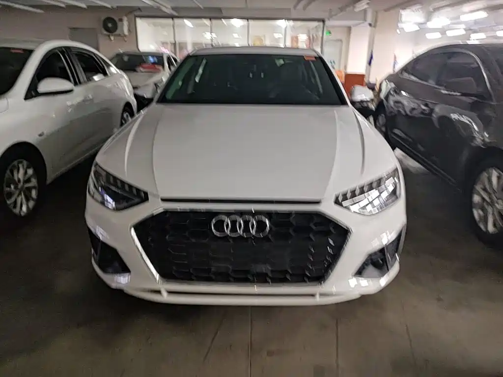 Audi A4L 2020