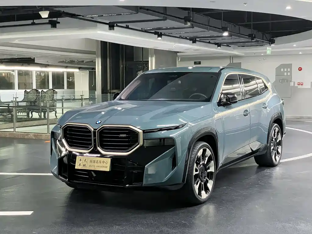 BMW XM 2024 — фото 1