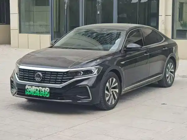 Volkswagen Passat Plug-In Hybrid 2022
