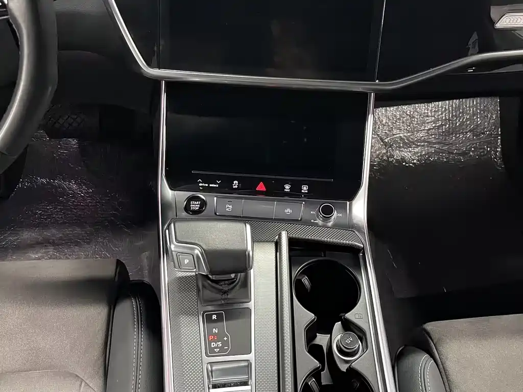 Audi A6L 2023 — фото 9