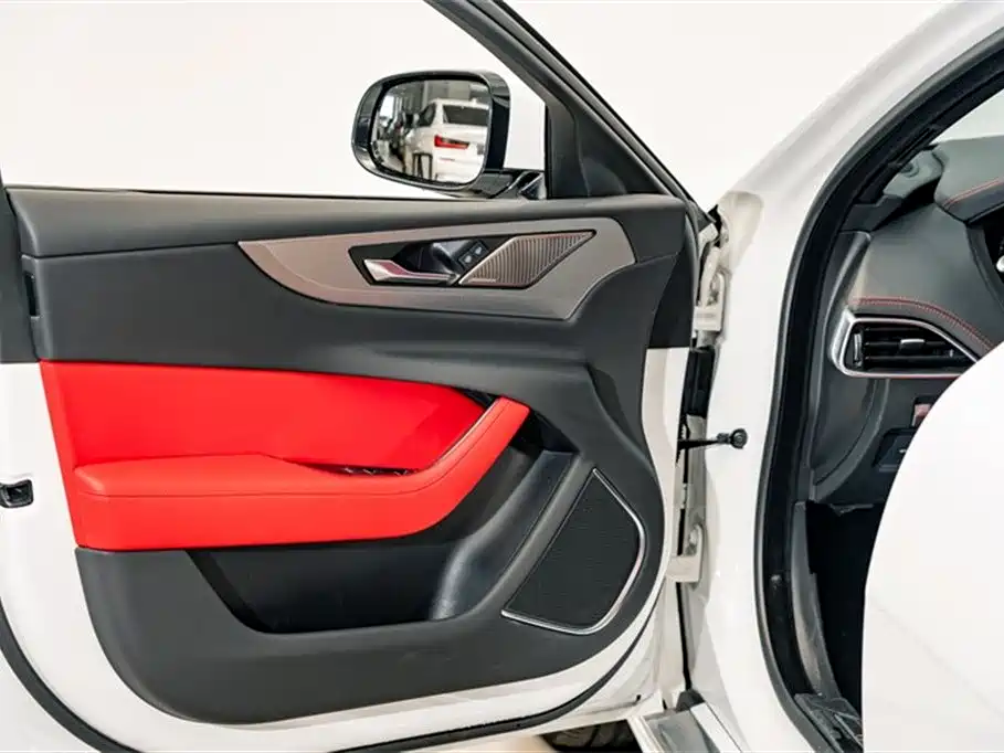 Jaguar XEL 2024 — фото 16