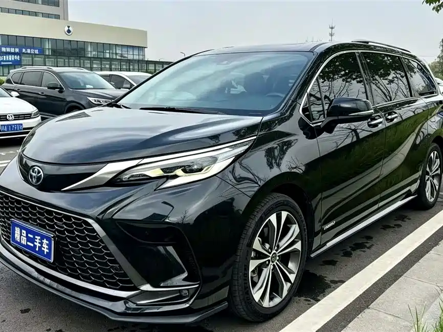 Toyota Granvia 2023