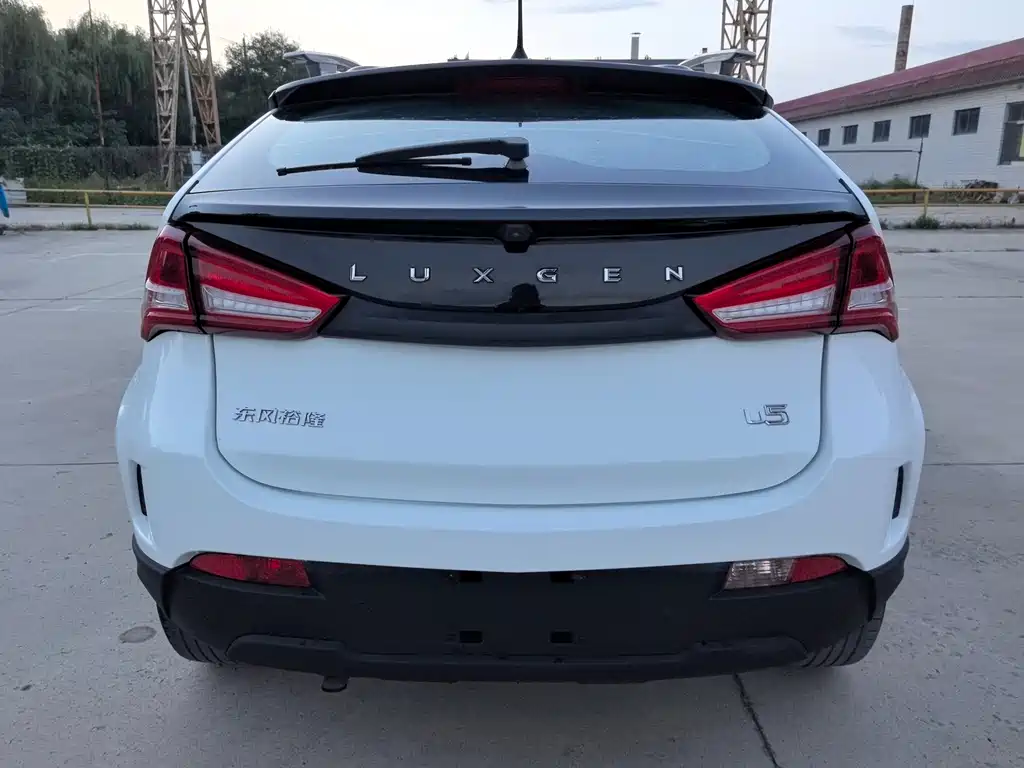 Luxgen U5 SUV 2018 — фото 6